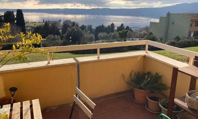 Lake Bracciano Apartment | Intero appartamento vista lago