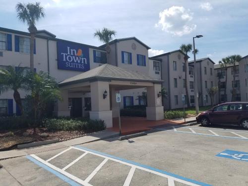 Orlando Hotel | InTown Suites Extended Stay Select Orlando FL - UCF