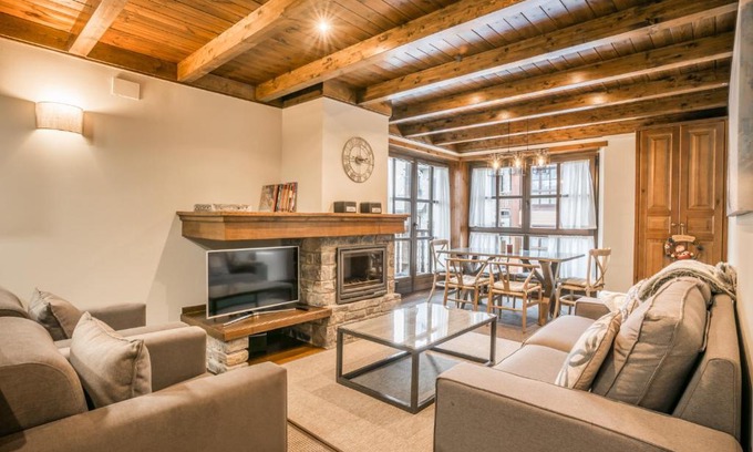Baqueira Apartment | Invernalia by Totiaran