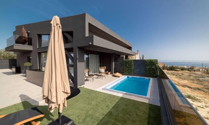 Vathianos Kampos Villa | Inviting 4-Bed Villa Lia in Vathianos Kampos