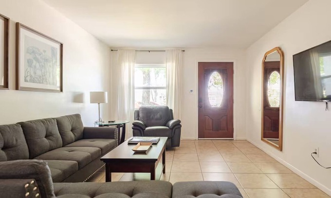 Seminole Heights House | Inviting home w/big yard & walkable neighborhood! 3br/2ba