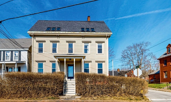 Wiscasset House | Inviting home with river view, bikes, fast WiFi, central AC, & W/D