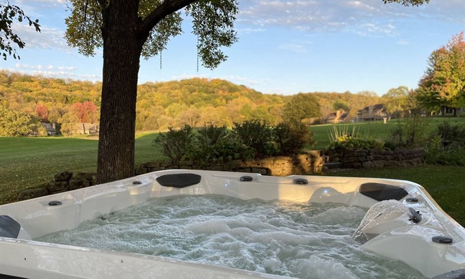 The Galena Territory House | Inviting Home with Stunning Golf Course View - Fireplace, Hot Tub & Fire Pit