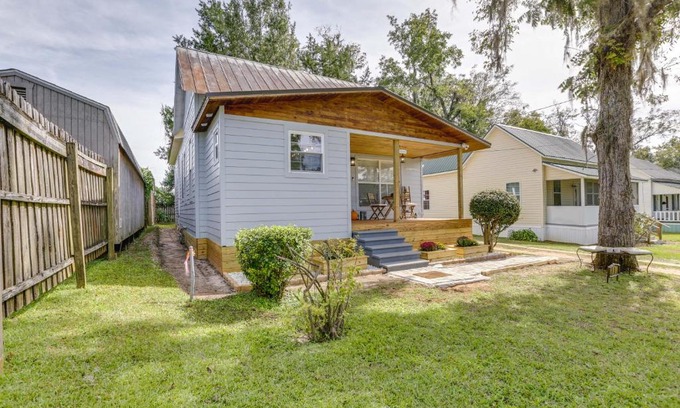 Quincy House | Inviting Quincy Cottage Walk to Historic Downtown