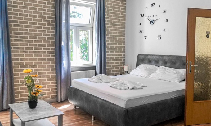 Simmering Apartment | Inviting Simmering Apartment with 2 Bedrooms