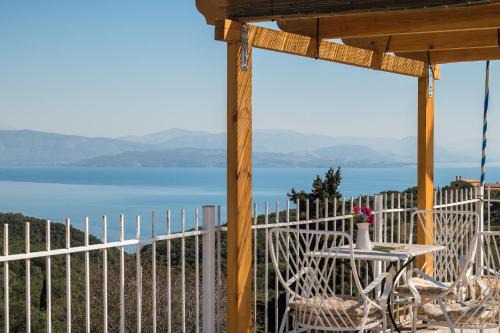 Pirgi Apartment | Ipsos & Barbati Panoramic Views by Konnect