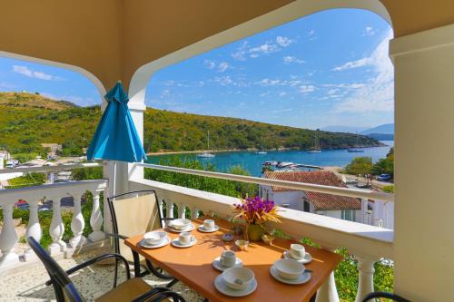 Agios Stefanos Apartment | Irena Saint Stephanos