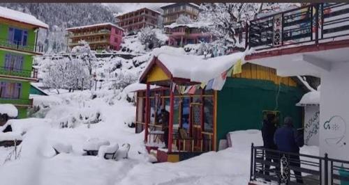 Tosh Hotel | IRIS cozy stay and cafe