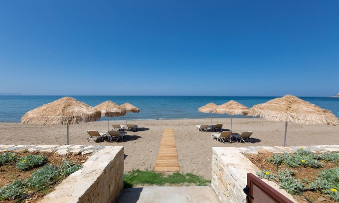 Rethymno Villa | Iris & Espera Luxury BeachFront Residences
