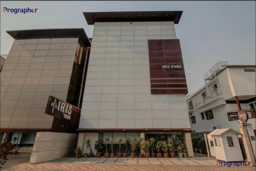 Safdarjung Enclave Hotel | Iris Park Hotel New Delhi