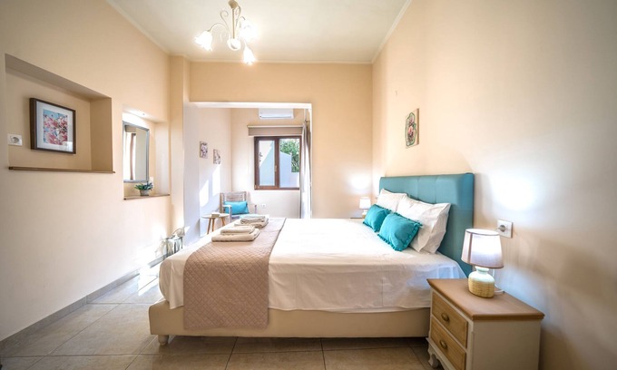 Nea Chora Apartment | Iro Boutique Home 2: just steps from the SANDY BEACH & CHANIA old town