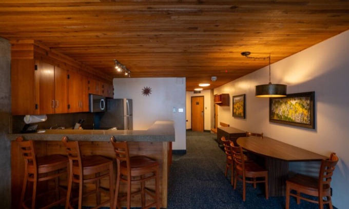 Salt Lake Mountain Resorts Condo | Iron Blosam Lodge!Steps to the Mountain! Snowbird, UT. From 3/22 to3/29/25