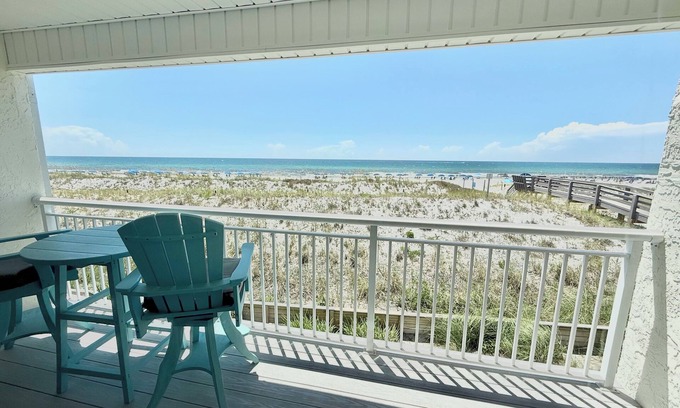 Fort Walton Beach Condo | IS #203 - GULF FRONT CONDO, SPECTACULAR VIEWS! BEACH SERVICE INCLUDED! BOOK NOW!