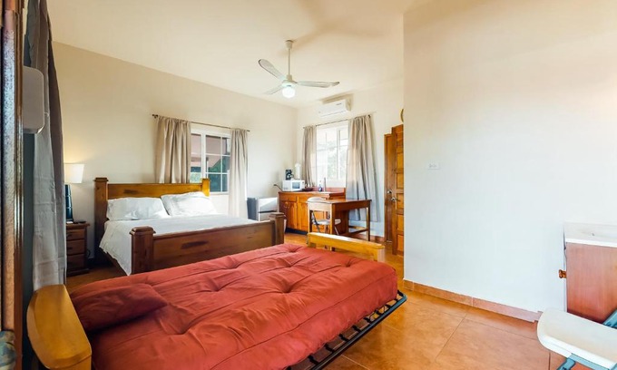 Hopkins House | Isebei Guest House