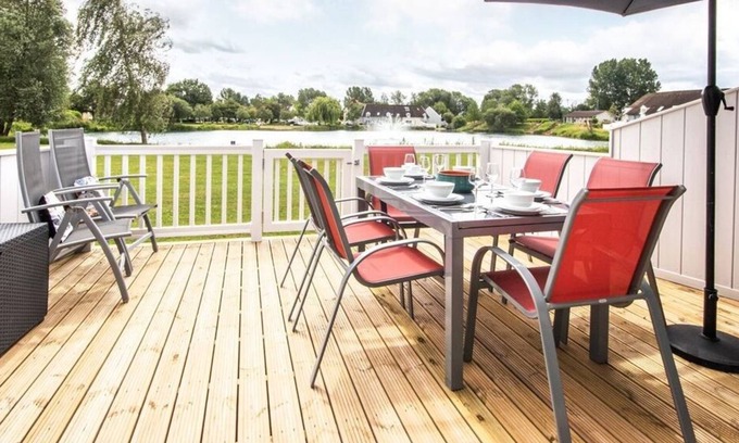 South Cerney House | Isis Lakes 40, Casa Angela (P)