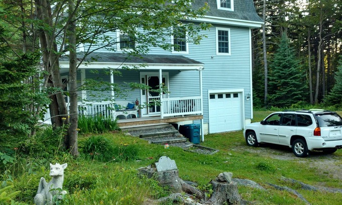 Long Island House | Island Escape - Spacious 4 BR House with Car included!