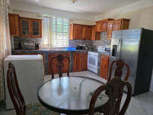Loubiere Apartment | Island Gemz Apartment