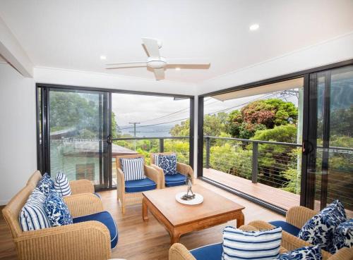Point Lookout House | Island Hideaway + 1 min to Cylinder Beach + Sleeps 10