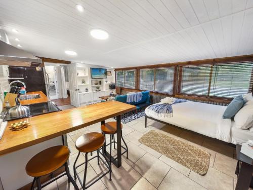 Charleston House | Island Hideout