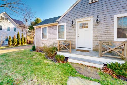 Vineyard Haven House | Island Home