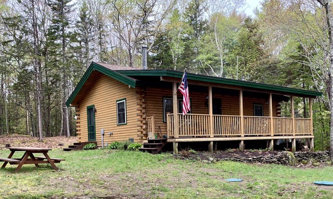 Islesboro House | Island log home in Maine with ocean views