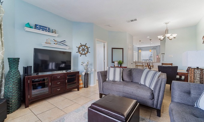 Corpus Christi Condo | Island Oasis! 1st floor! One block to the beach!