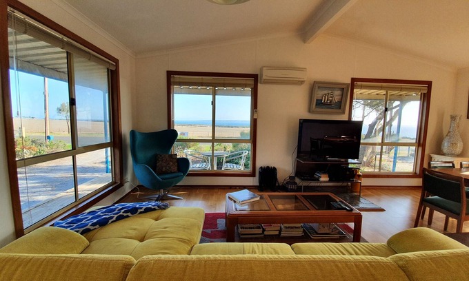 Cape Jervis House | Island & Sea Views: Getaway Bungalow@ Cape Jervis