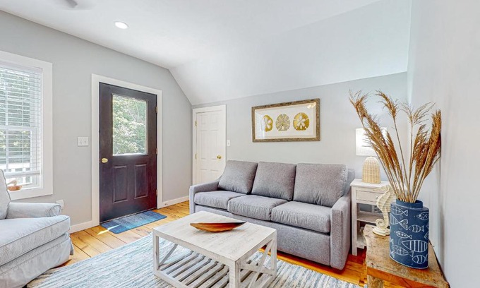 Vineyard Haven House | Island Time
