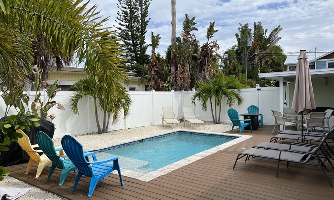 Holmes Beach House | Island Vibe 5: Close to Beach with Private Heated Pool