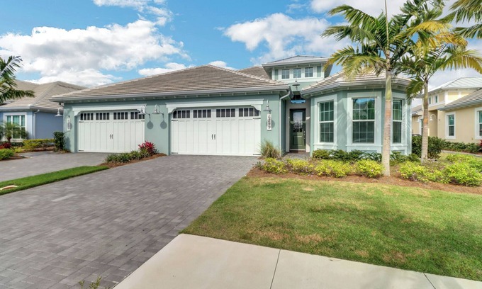 Naples Villa | Isles of Collier | 3 bedrooms | den with a pull-out couch | 2 baths