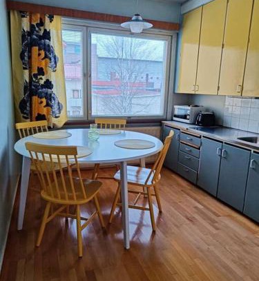 Ylamylly Apartment | Iso kolmio, mahtavalla jokinäkymällä