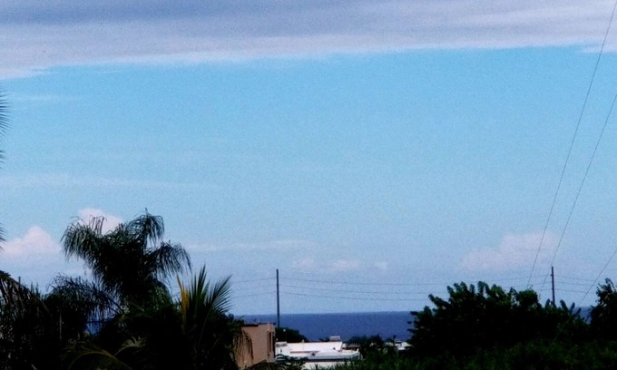 Montana Apartment | ISOLA– Breezy 2nd floor Apt in beautiful neighborhood just min to Beaches & BQN