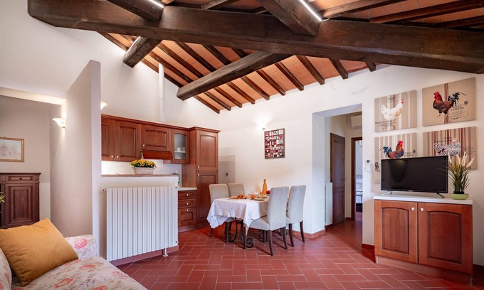 Casellina Apartment | Jasmine in typical Florentine style