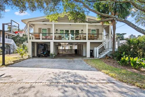 North Litchfield Beach House | It is a Happy Day at the Beach