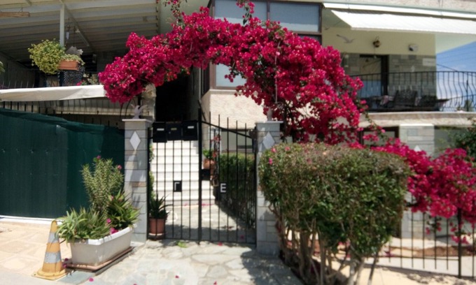 Nea Makri Cottage | IT'S NICE TO BE INPORTANT,BUT IS MORE INPORTANT TO BE NICE