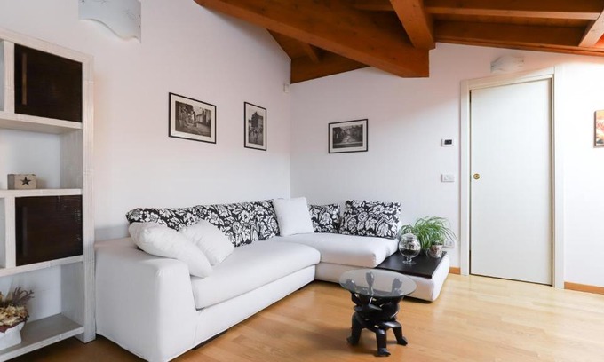Villasanta Apartment | Italianway - Colombo 4