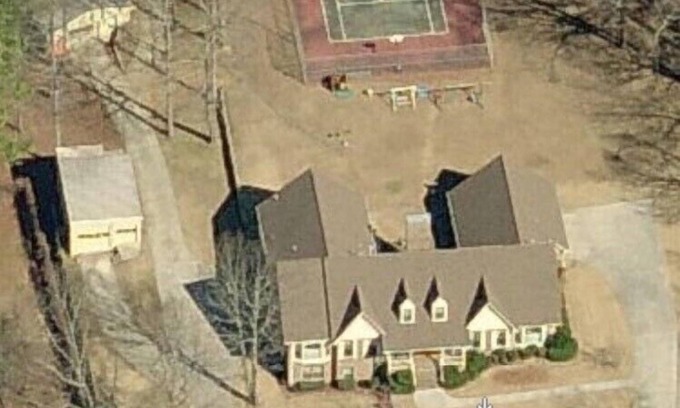 New Castle Apartment | It’s the Apartment downstairs for me!