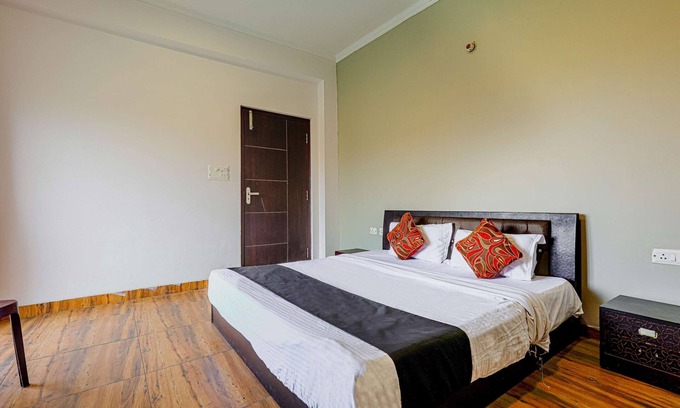 Shyamkhet Cottage | IVA 1 BHK - w/Wi-Fi, Kitchen, Food, Balcony, Garden