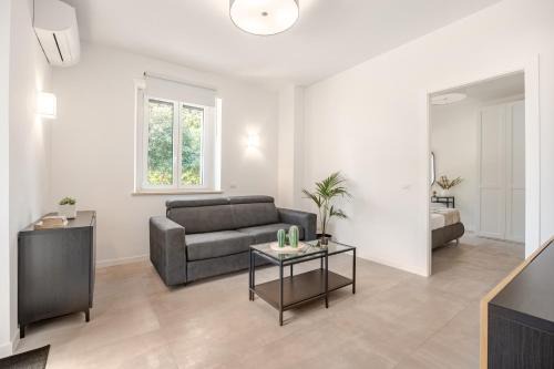 Latina Apartment | IVY - Golden