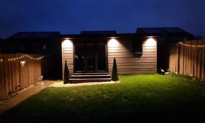 Seacroft Cabin | Ivy guest house - double room near Roundhay Park