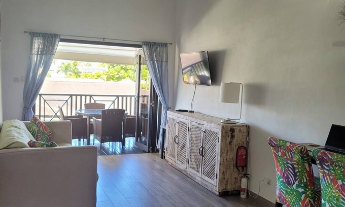Halcyon Heights Apartment | Ixora 7, boutique complex in Holetown, 5 minutes walk to beaches and amenities