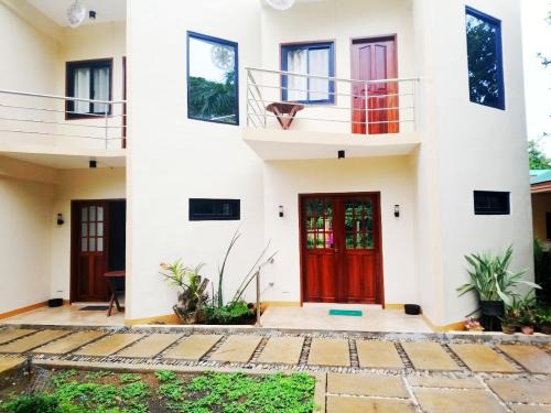 Puerto Princesa City Centre Hotel | J and C Residences