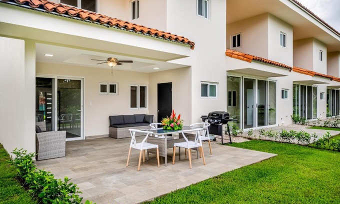 Villarreal Villa | Jacarandas, 11