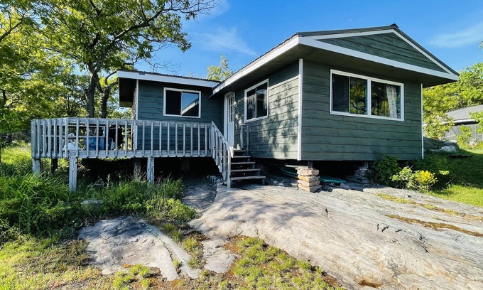 Carling Cottage | Jackpine Cottage - and the end of the end of the road, peace and quiet