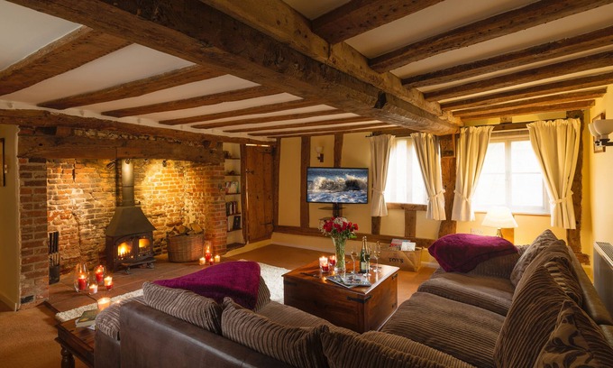 Stoke Ash Cottage | Jacuzzi, fireplaces, hot tub, sauna.