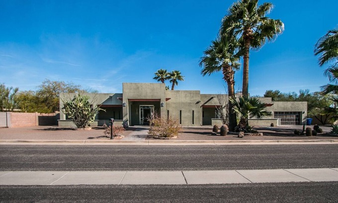 Shea North Estates House | JACUZZI & PRIVATE POOL - LUXURY in the heart of Scottsdale
