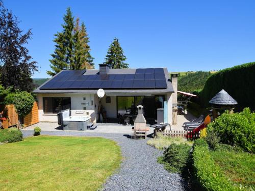 Engreux House | Jacuzzi Retreat, Ardennes