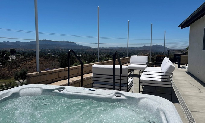 Thousand Oaks Cottage | Jacuzzi View Luxury Guest Cottage. Available for Extended Stays at a discount.