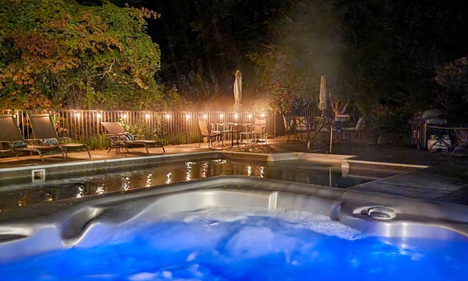 Coffeyville Villa | Jacuzzi - West Point - Family Friendly