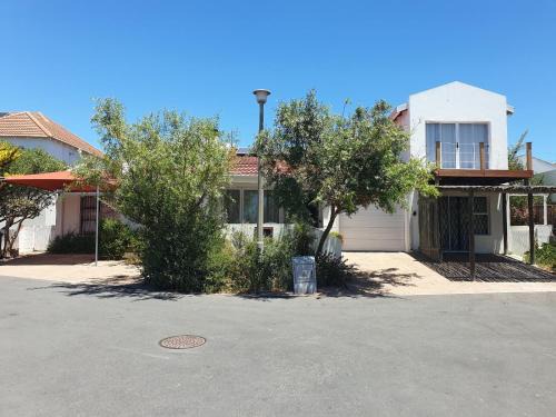 St. Helena Bay House | Jaloersbaai Guest Cottage & Nes